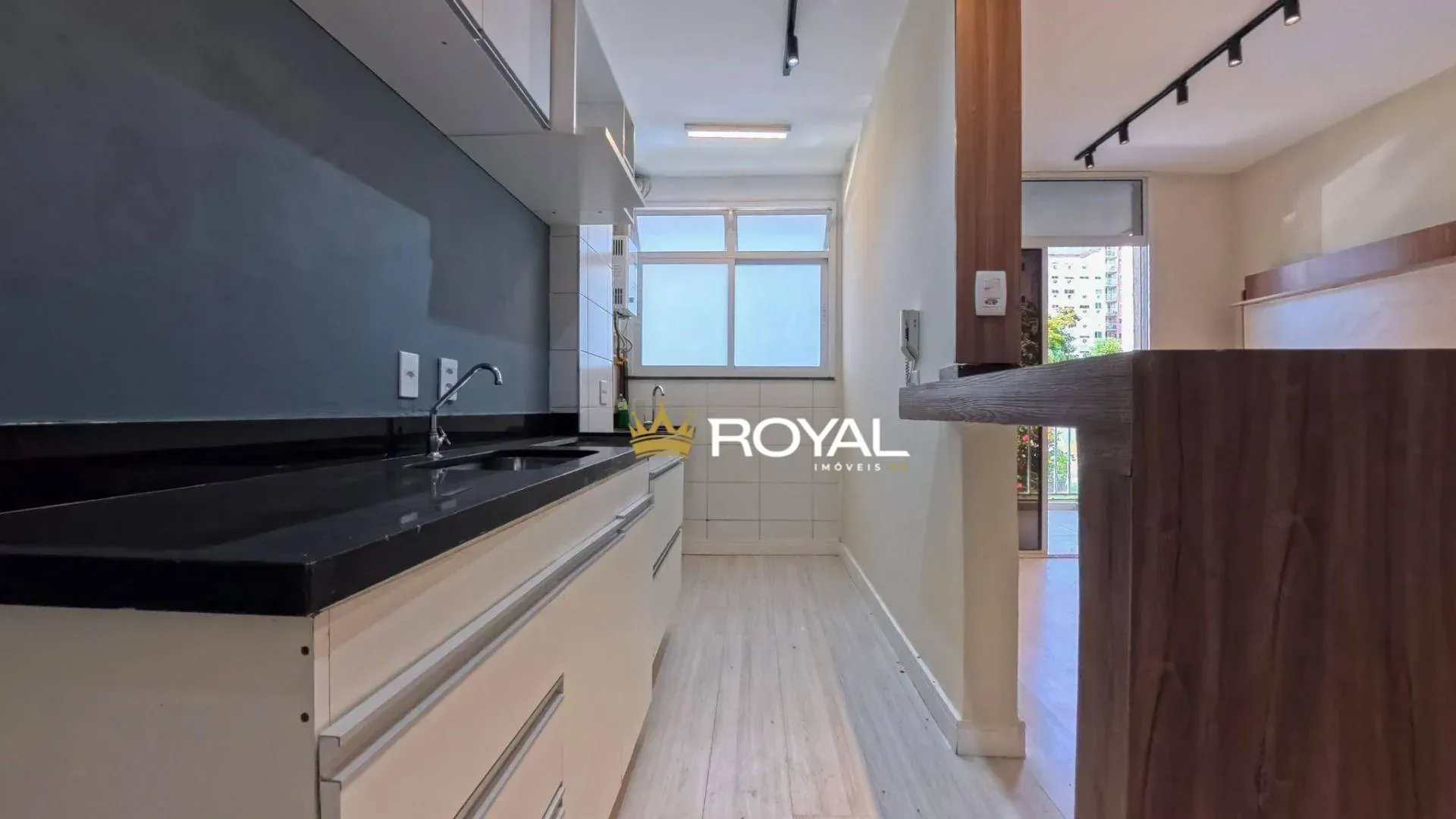 Apartamento com piso de madeira ou laminado, Gardênia Azul