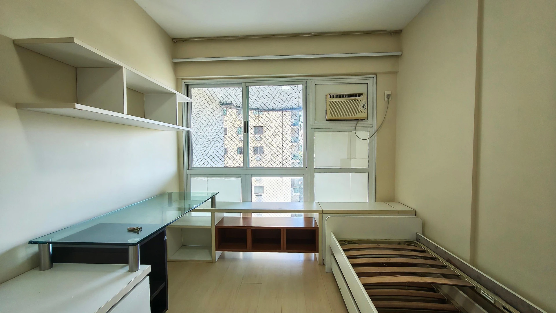 Rent-ready 2-bedroom apartment with balcony — photo 19