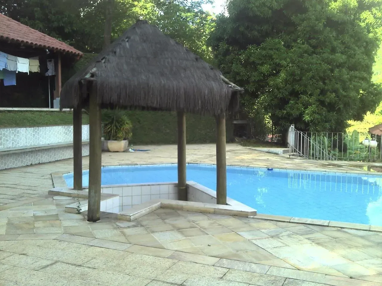 Rental house with 4 bedrooms and balcony barbecue — photo 14