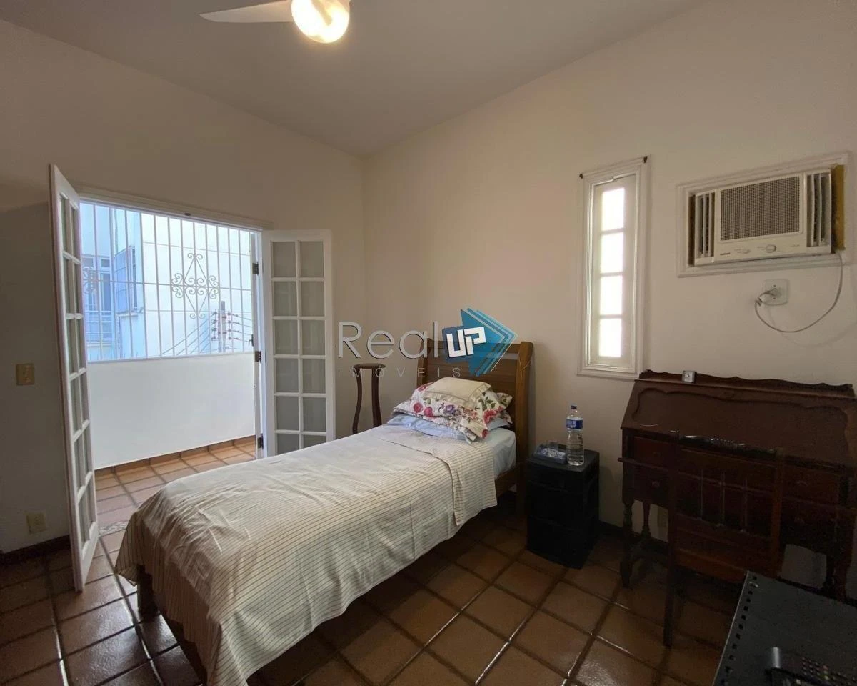 Балкон з грилем та 3 спальні: будинок 177 м² — photo 3