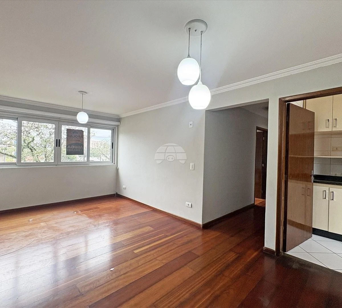 Apartamento sem mobília com cozinha fechada a gás — photo 2