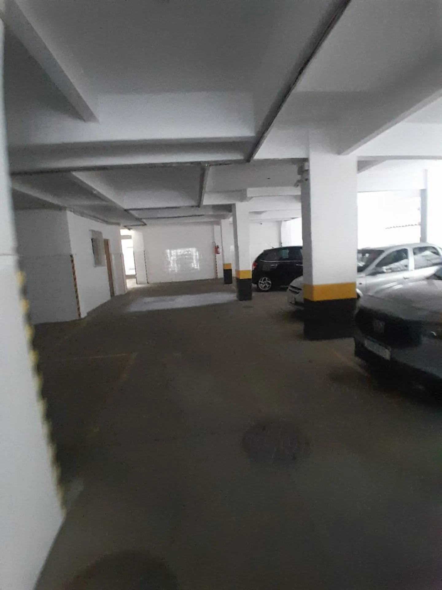 Unfurnished apartment with 2 bedrooms and 1 bathroom — photo 29
