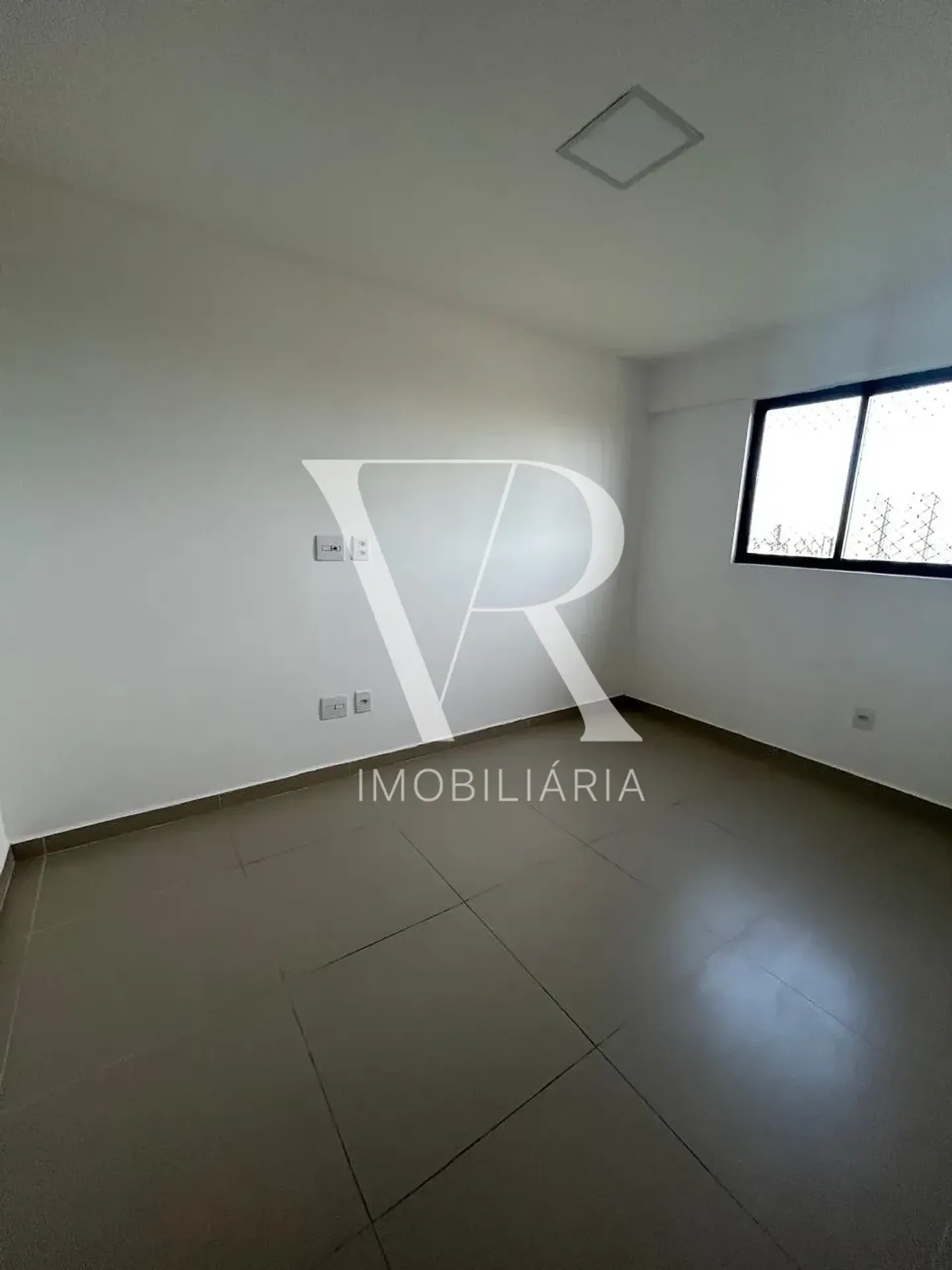 2-bedroom apartment with a separate kitchen — photo 12