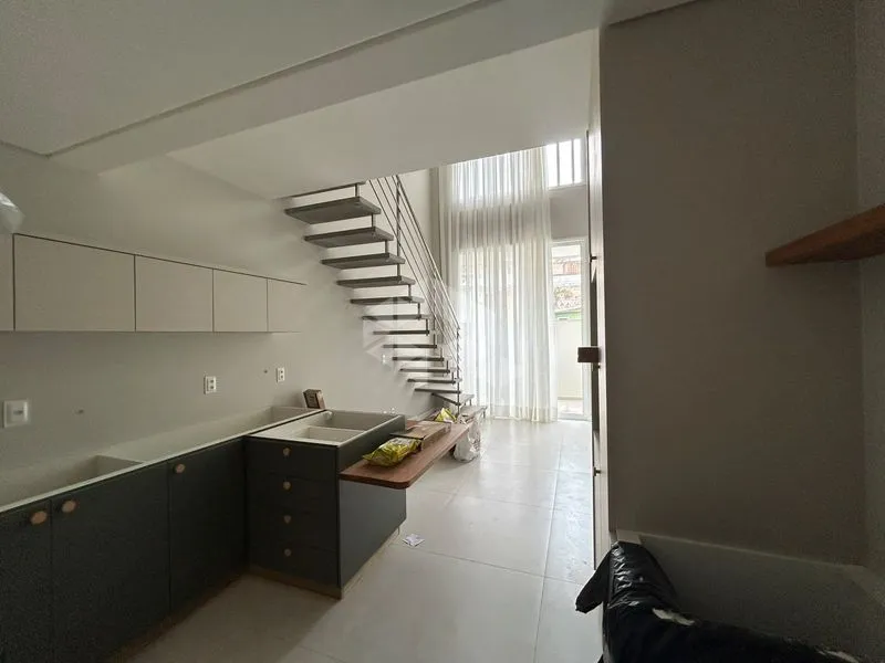 One-bedroom apartment with a glass-enclosed balcony — photo 12