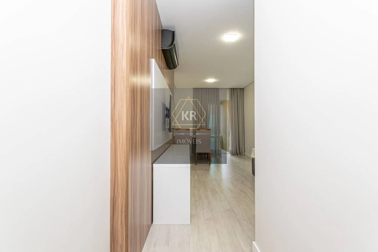 Balcony with a grill in a 2-bedroom apartment, 60 m² — photo 21