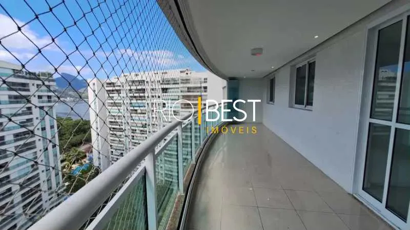 Apartment with 2 bedrooms and a built-in balcony grill — photo 8