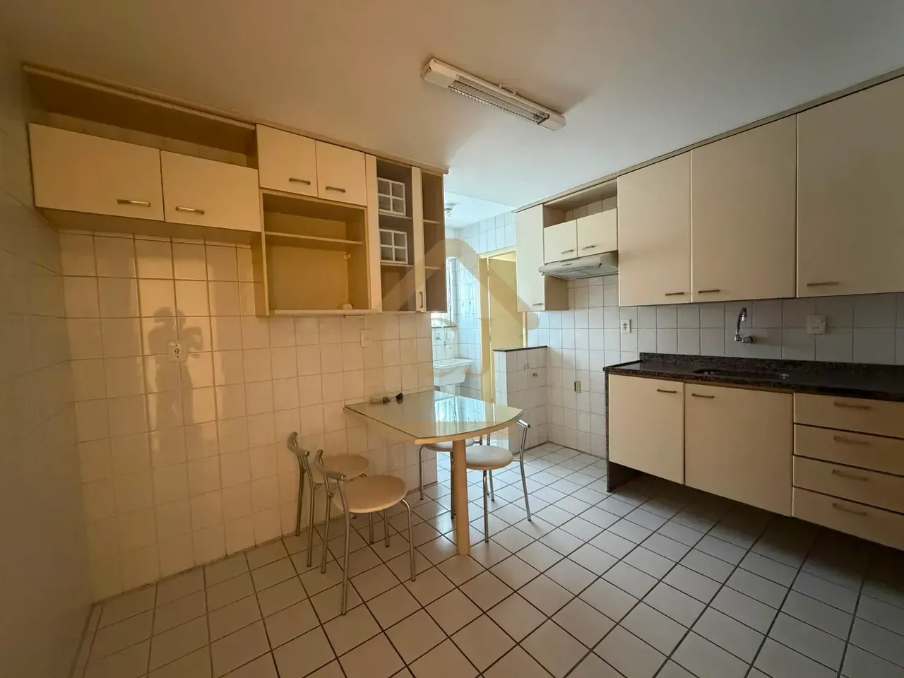 80 m² apartment with 2 bedrooms and 2 bathrooms — photo 2