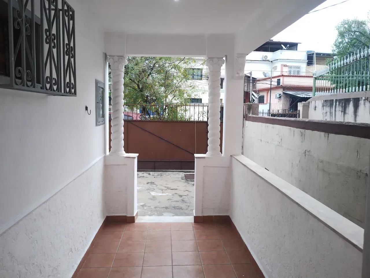 Apartamento de 1 quarto e 1 banheiro com cozinha fechada — photo 13