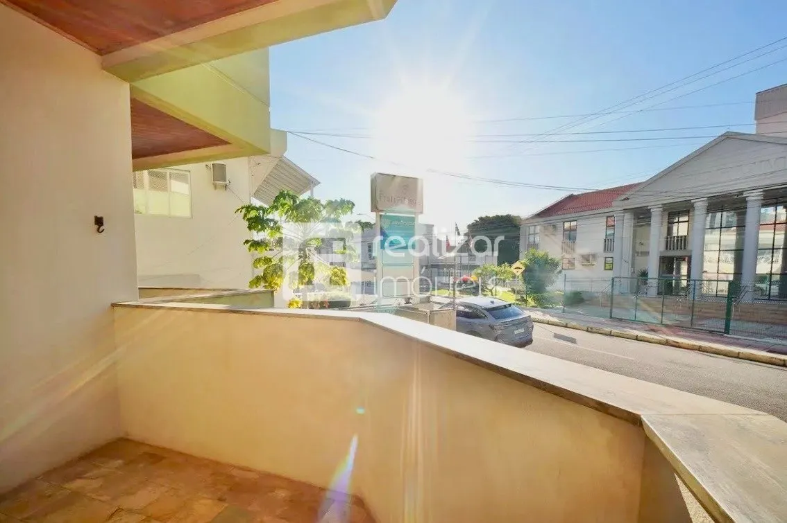 Apartamento de 3 dormitorios con balcón y 100 m² — photo 8