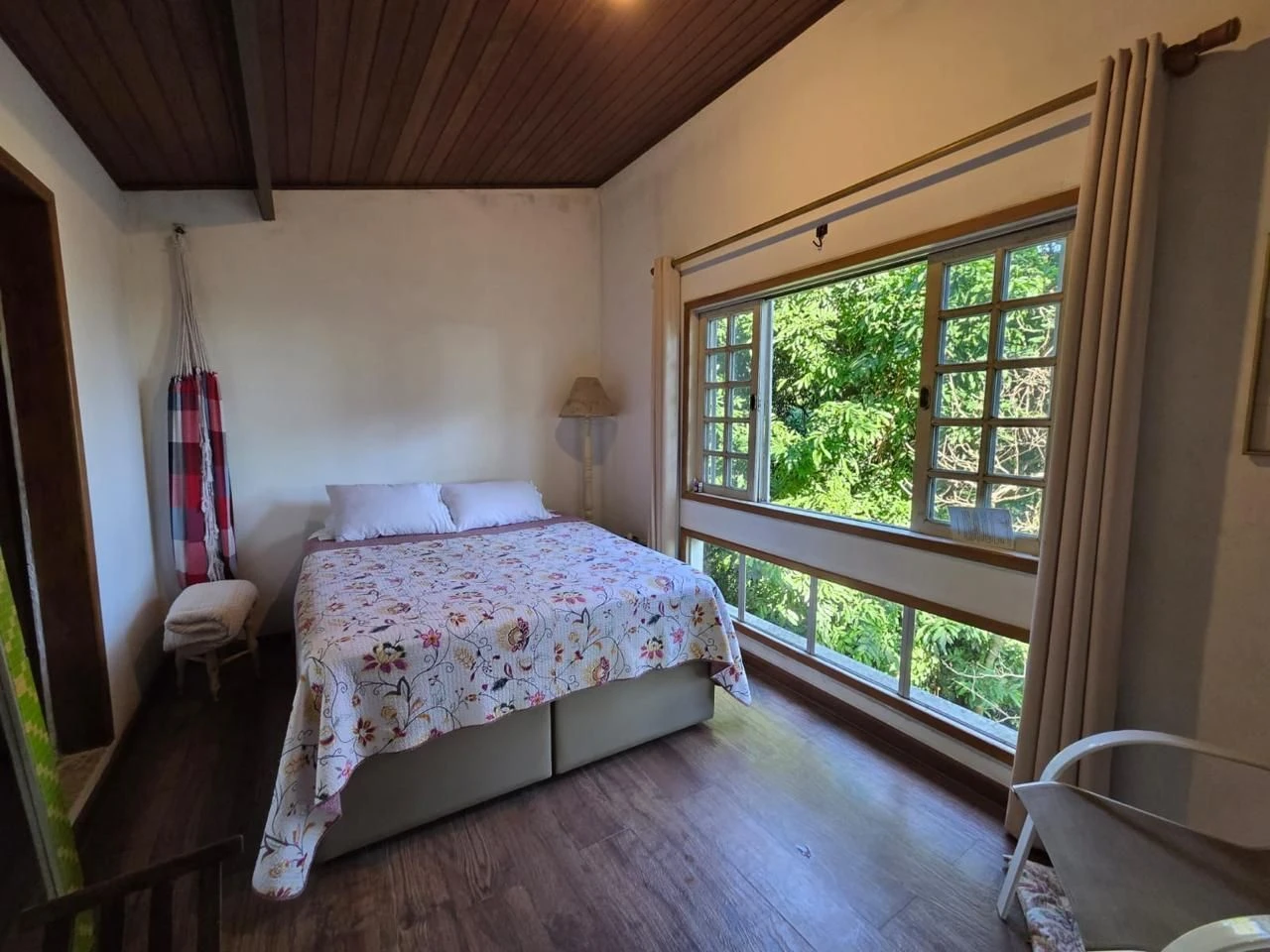 Furnished 1-bedroom house with 2 bathrooms and parking — photo 4