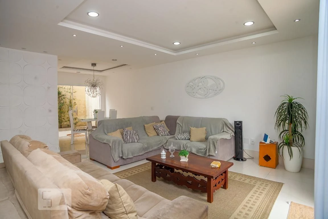 Власний басейн та 4 спальні: будинок 330 м² — photo 21