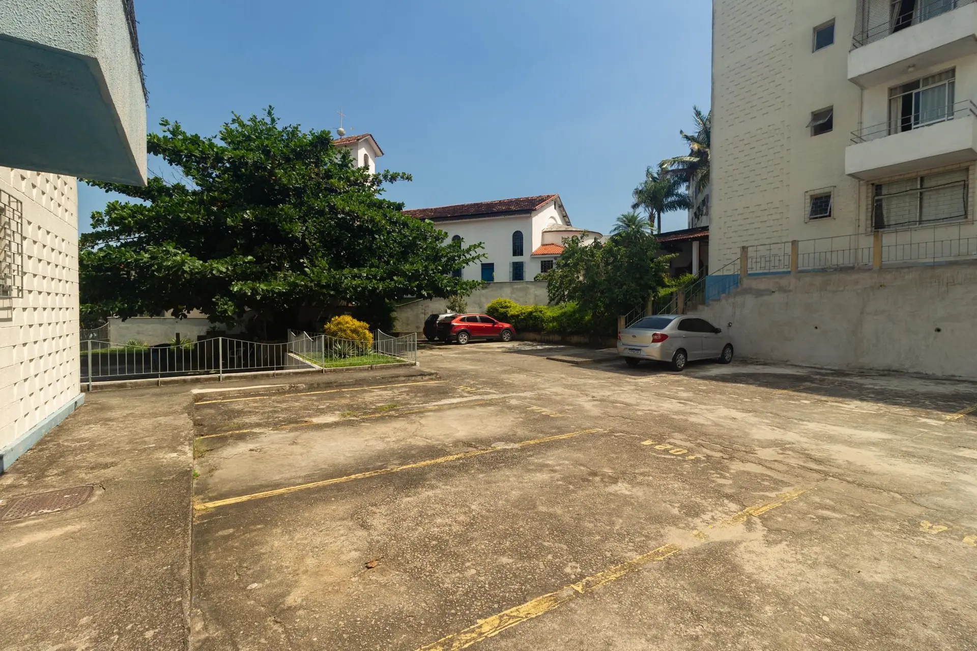 2-bedroom apartment with 1 bath, parking spot, pets ok — photo 31