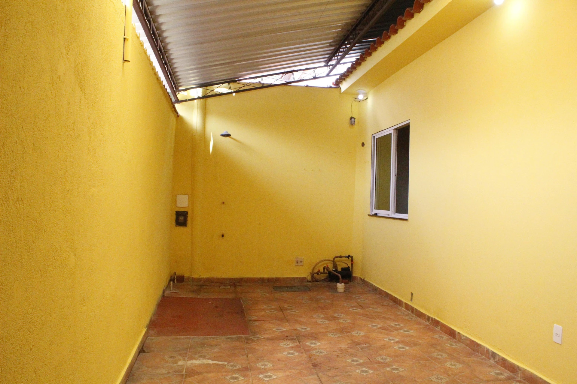 Casa sem mobília com 1 quarto e 2 banheiros e garagem — photo 33
