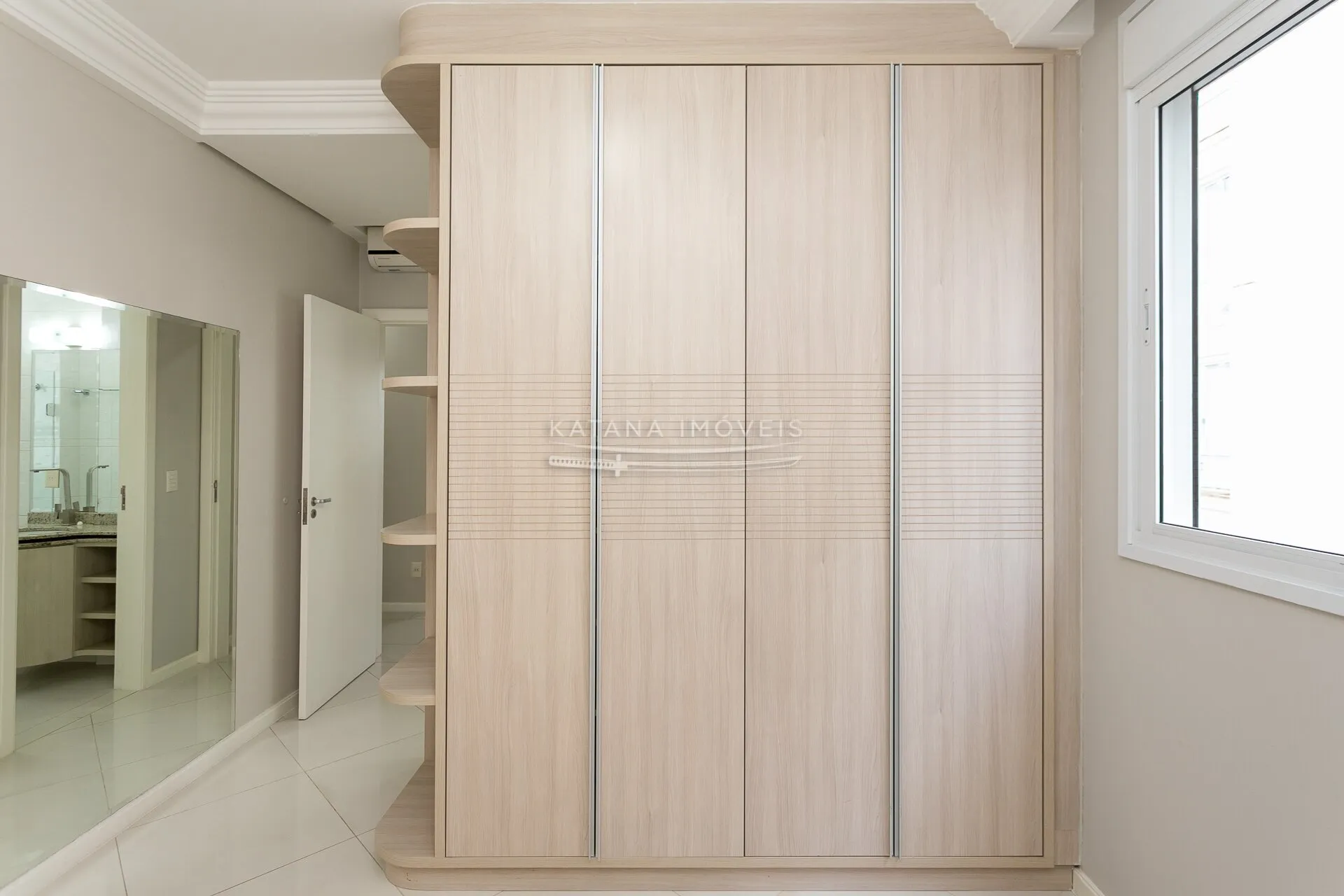 4-bedroom apartment with a bathtub in Florianópolis — photo 18