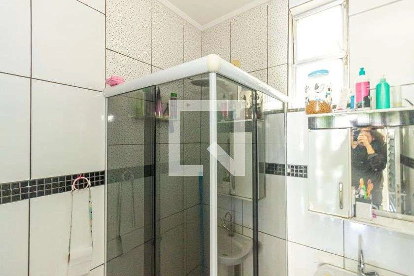 Apartamento mobiliado com 2 quartos e cozinha com fogão a gás — photo 4