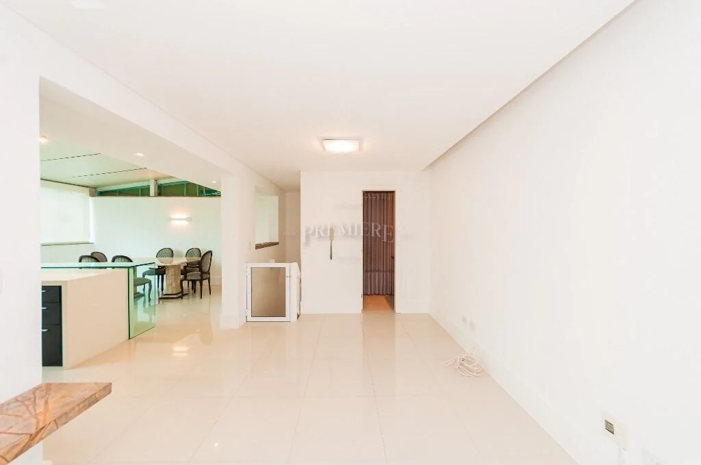 3-bedroom apartment, 1 with its own bathroom, 192 m² — photo 19