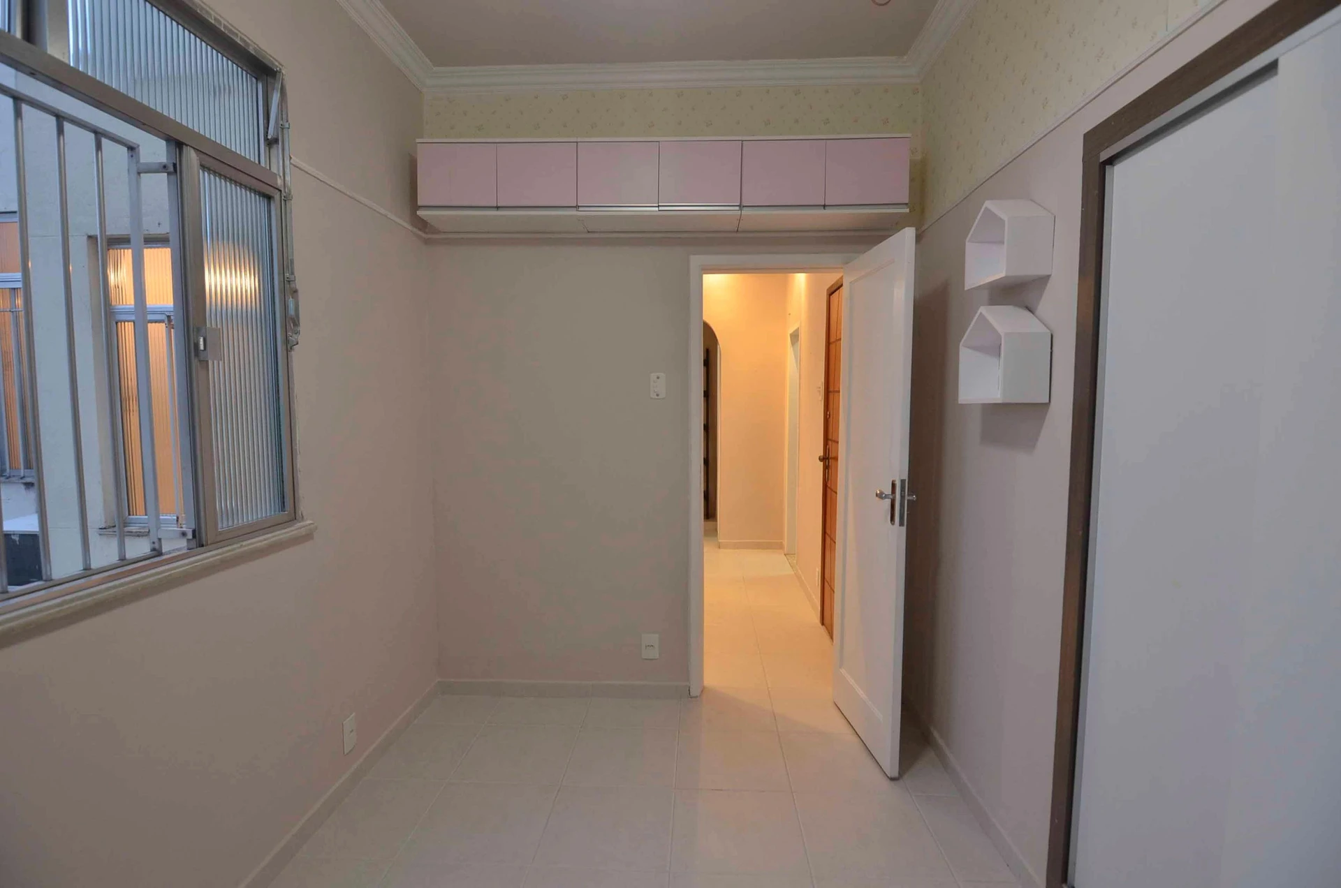 2-bedroom apartment with a walk-in closet in Rio de Janeiro — photo 12