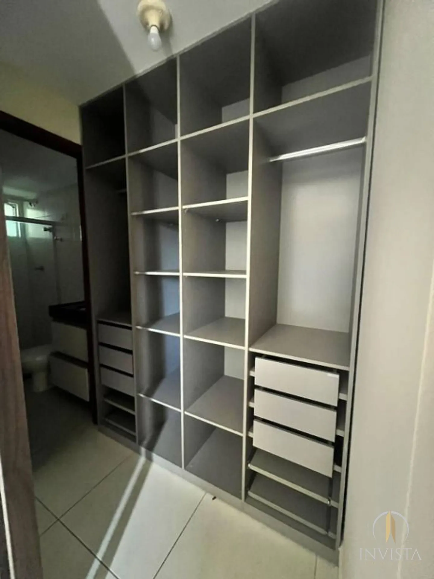 3-bedroom apartment with a walk-in closet — photo 4