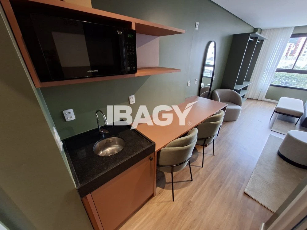 30 m² apartment with 1 bedroom and tall windows — photo 28