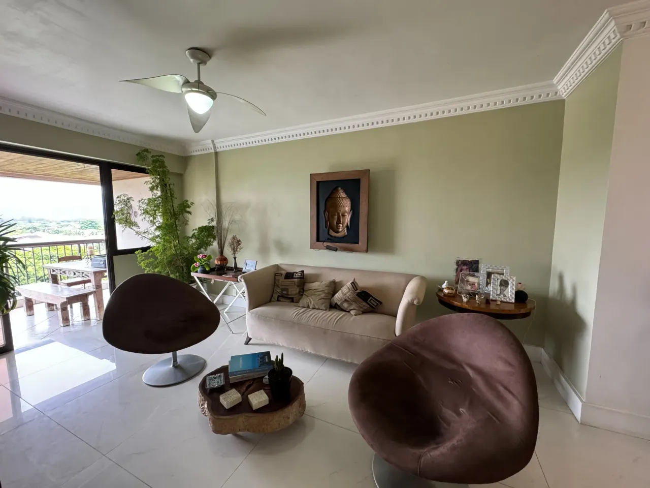 Furnished 4-bedroom apartment with glass balcony — photo 15