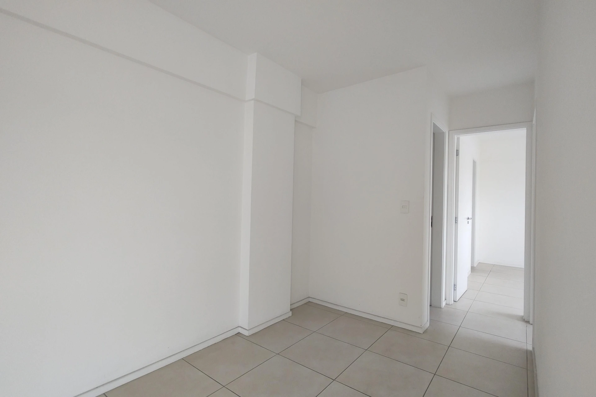Apartamento de 2 quartos com piscina no condomínio — photo 44