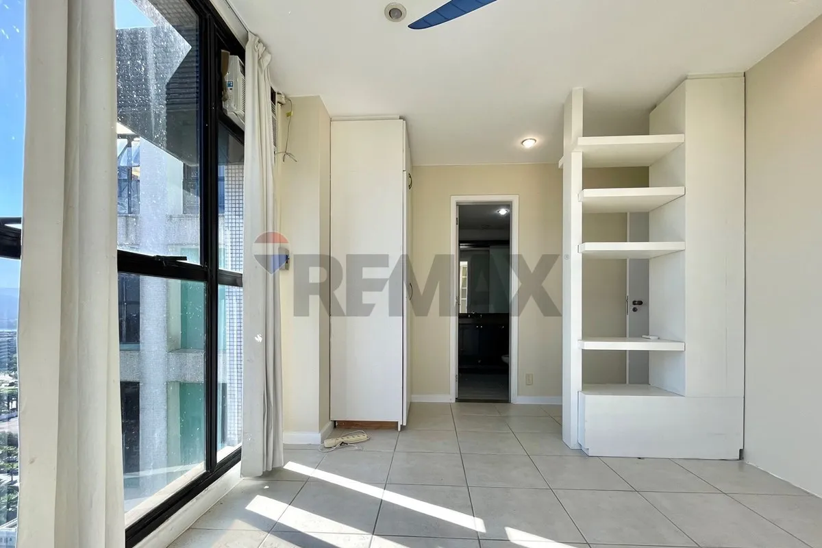Duplex penthouse with 3 en-suite bedrooms and 200 m² — photo 19