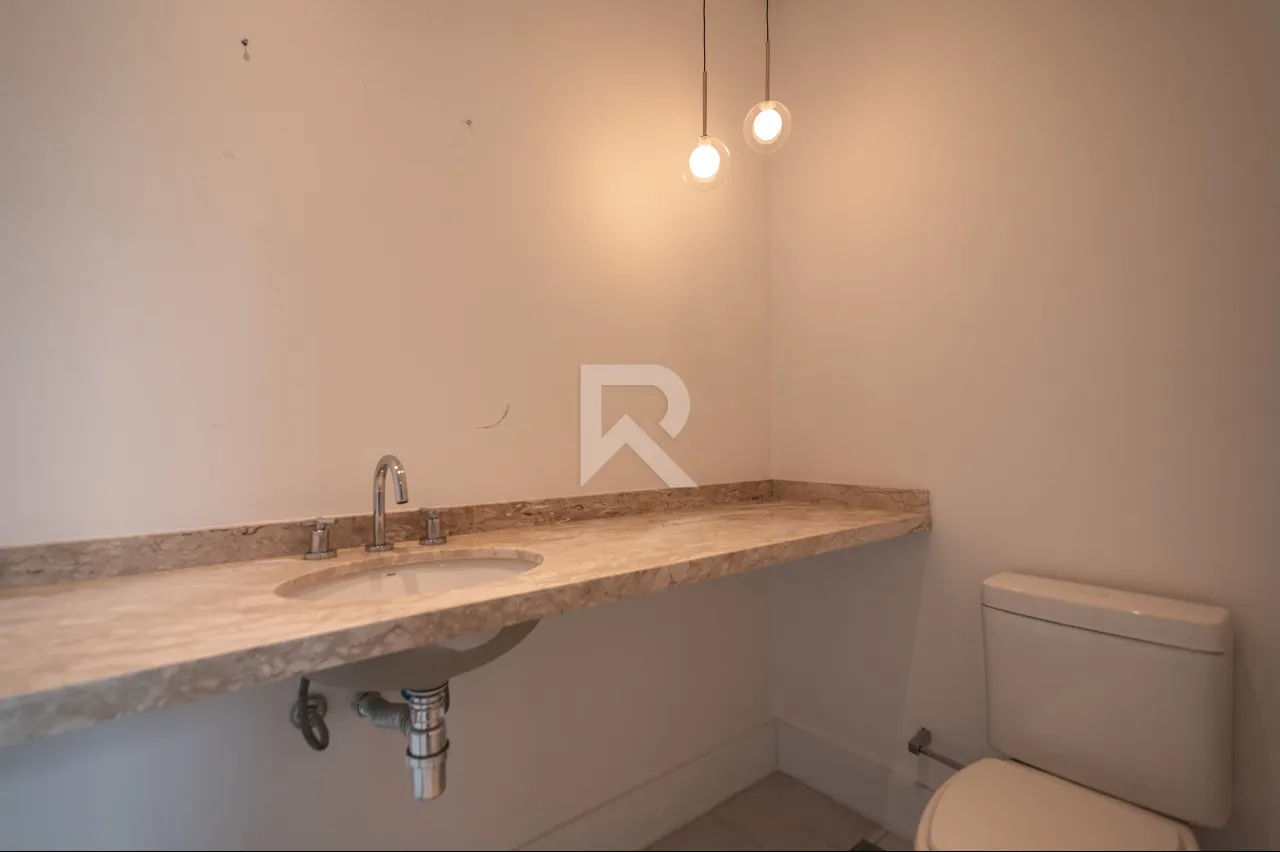 Apartamento de 231 m² com 4 quartos e 5 banheiros — photo 11