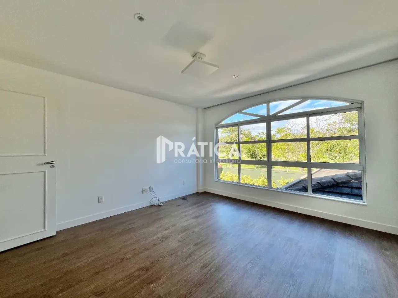 House with 5 bedrooms and a 24-hour concierge — photo 14