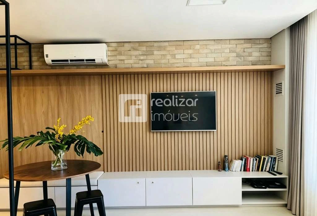 Furnished loft with 1 en-suite bedroom and gas kitchen — photo 4