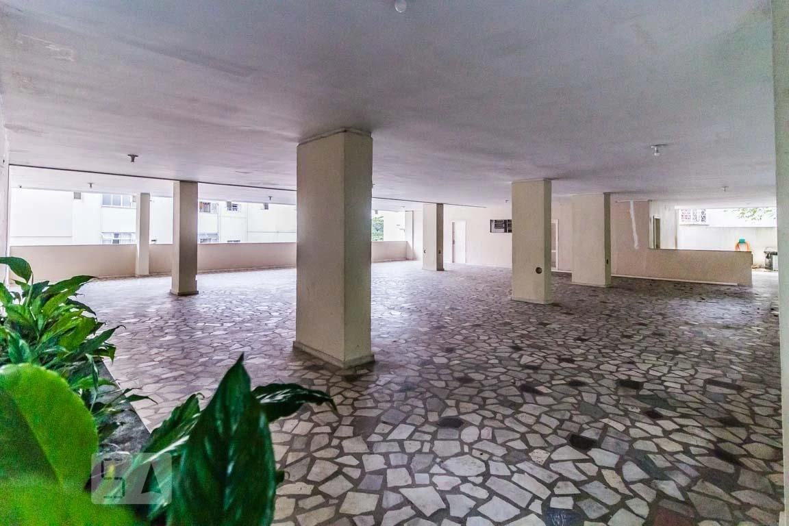 2-bedroom rental apartment with 1 bathroom and parking — photo 29