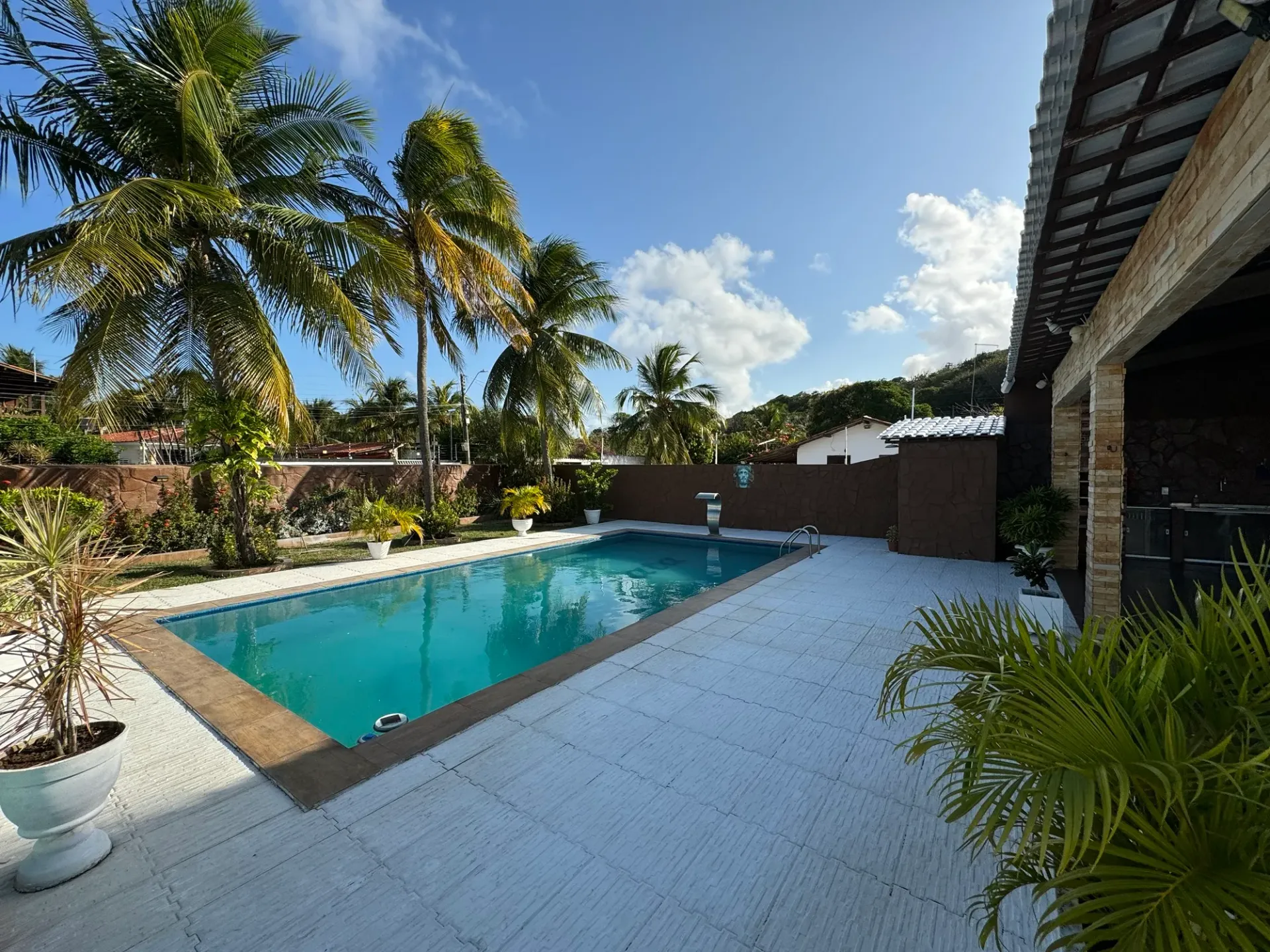 Furnished house with 5 en-suite bedrooms and private garden — photo 12