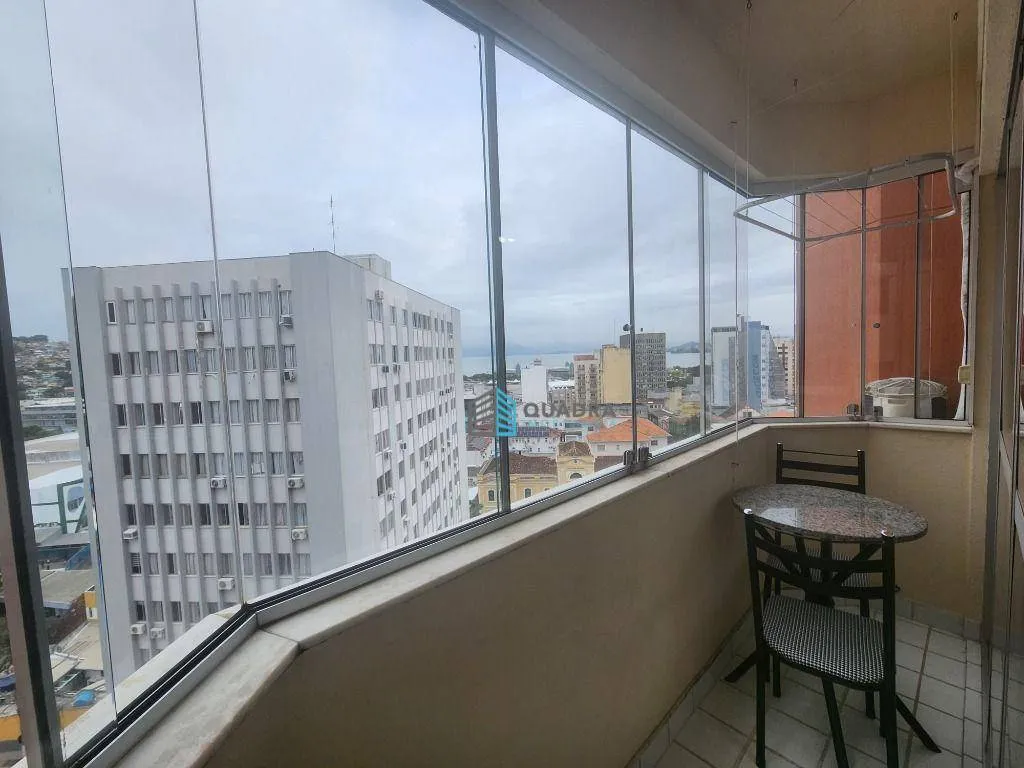 Apartamento mobiliado com varanda fechada e 1 quarto — photo 2