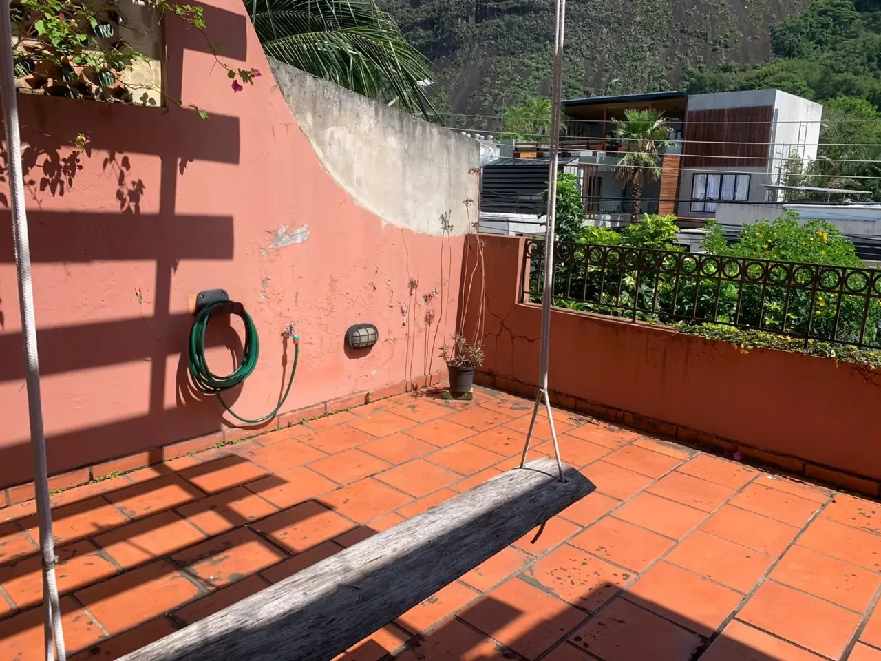 Casa com 4 dormitórios e 5 banheiros, com 3 vagas — photo 4