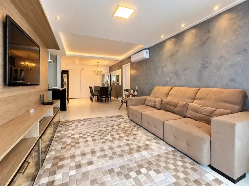 3-bedroom apartment in a building with a pool — photo 19