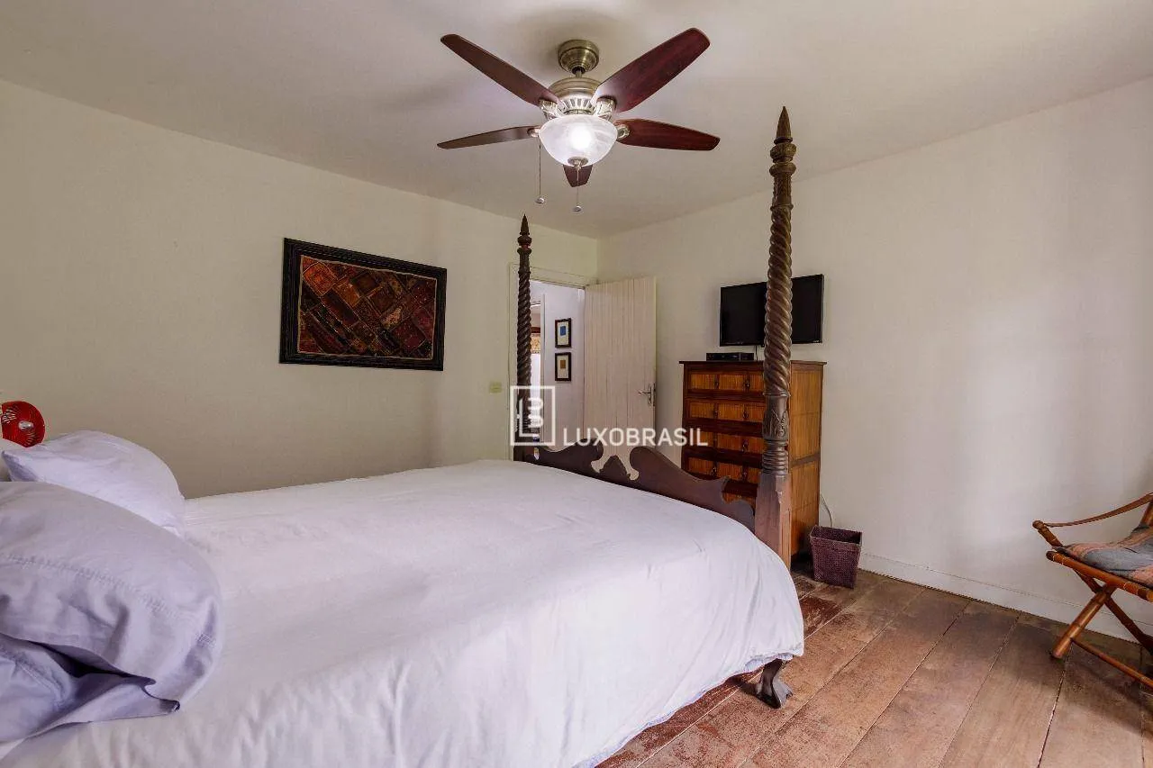 Triplex house with 4 bedrooms and 5 bathrooms with balcony — photo 16