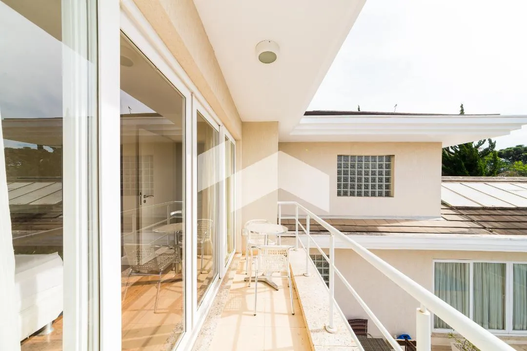 431 m² house with 4 en-suite bedrooms and 6 parking — photo 58