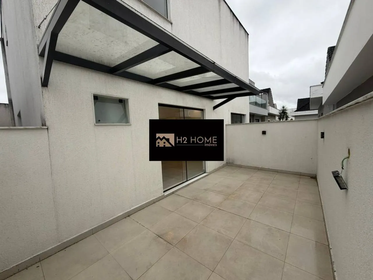 Garden in a 4-bedroom house, 290 m² — photo 52