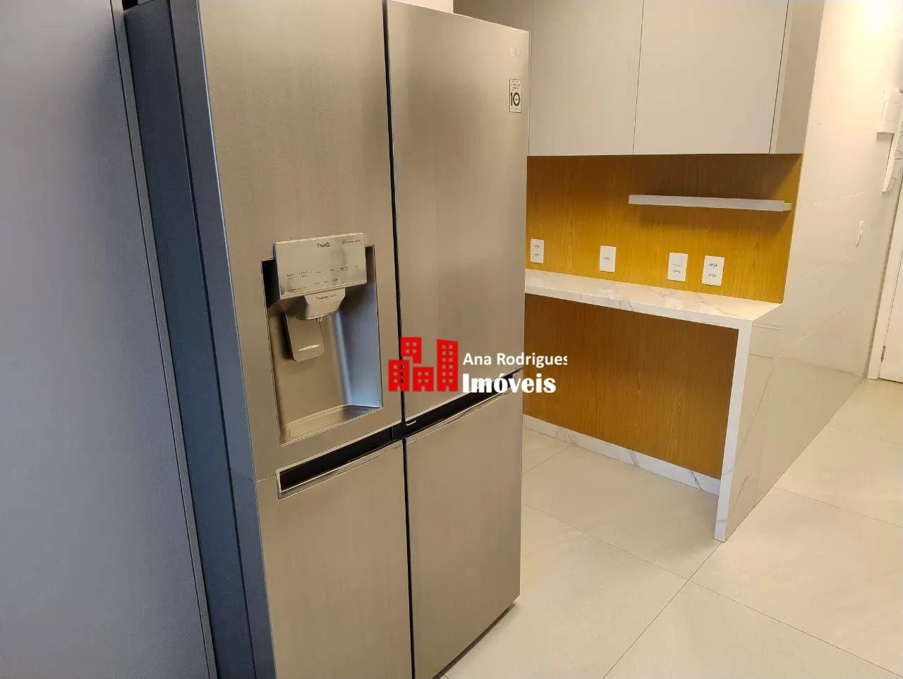 4-bedroom apartment with an open-plan kitchen — photo 25