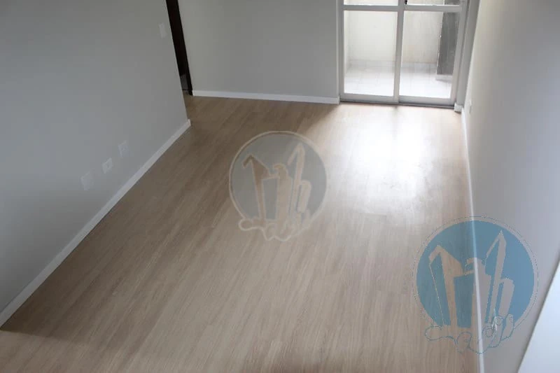 2-bedroom apartment with wood or laminate floors in Curitiba