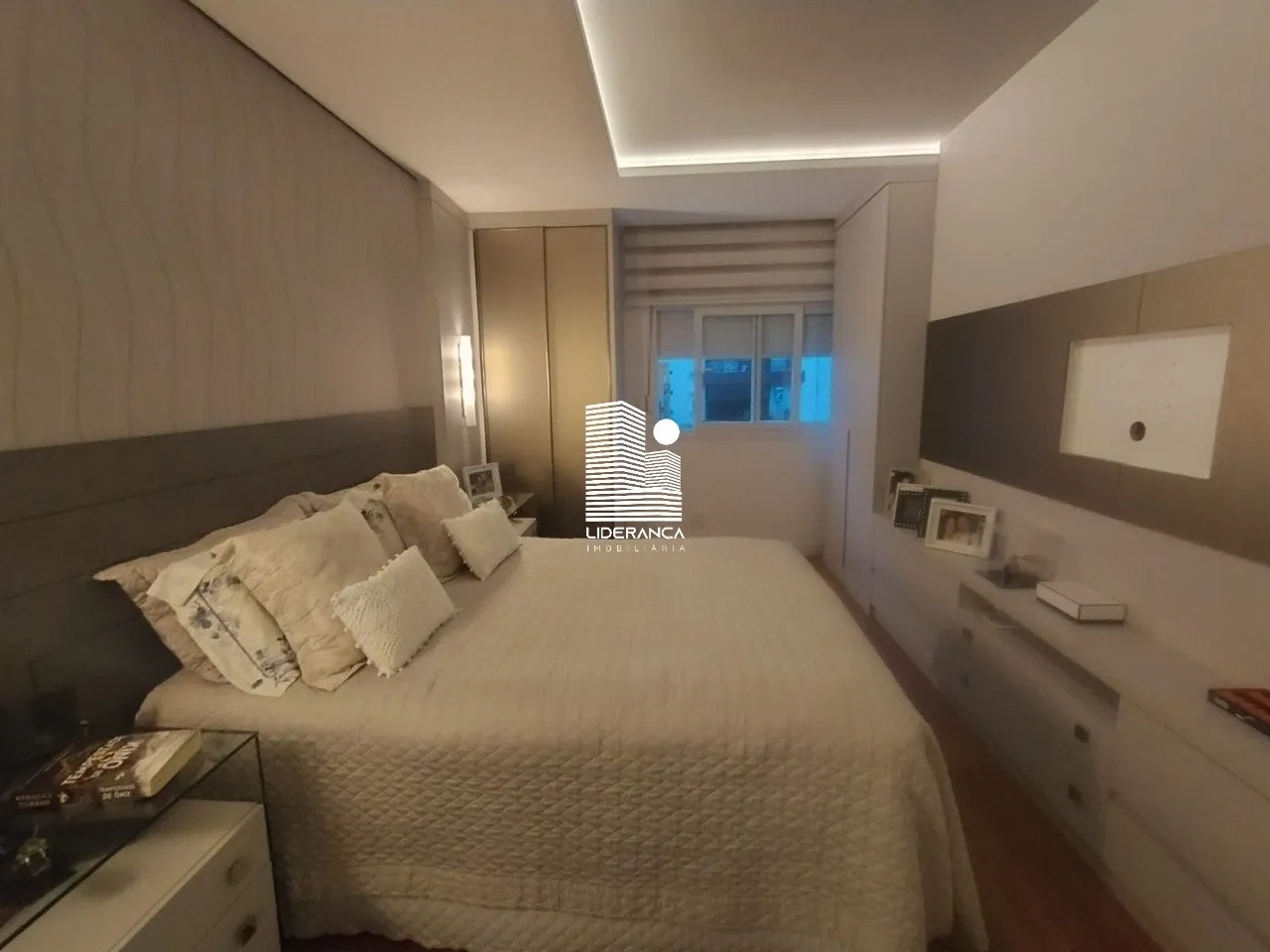 3-bedroom apartment with a walk-in closet in Florianópolis — photo 4