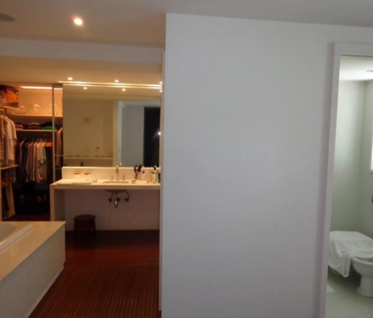 Furnished 500 m² house with 4 bedrooms and 5 parking spots — photo 41