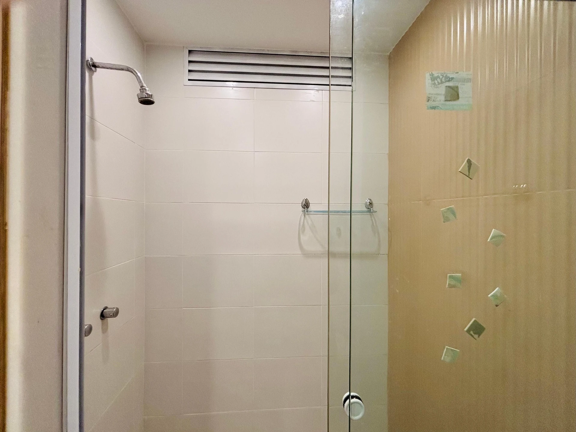 Bathtub in a 3-bedroom apartment, 84 m² — photo 28