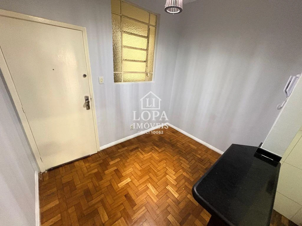 Apartamento com piso de madeira ou laminado, Centro — photo 13