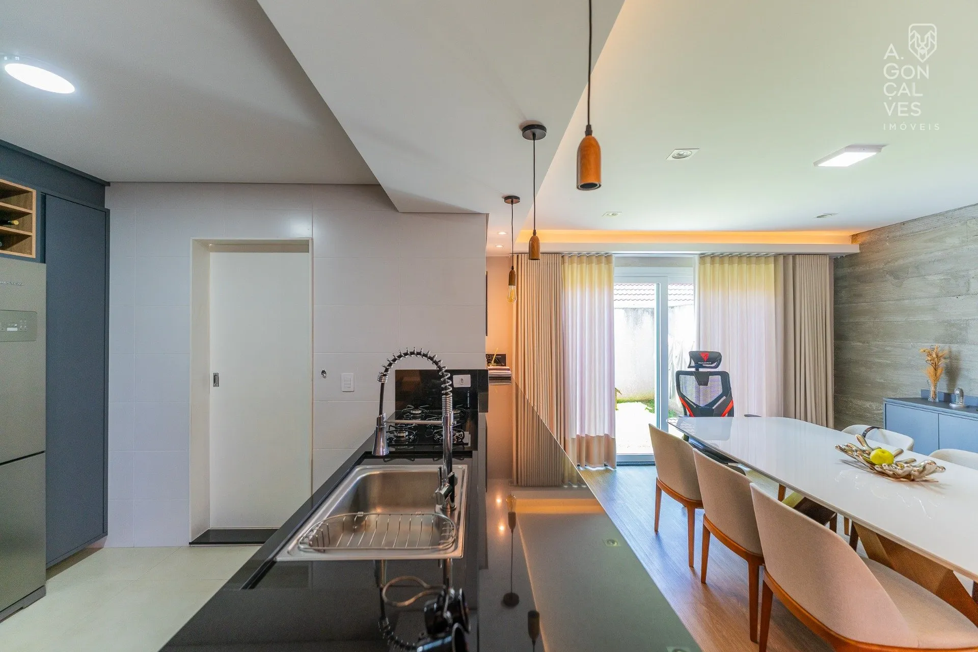 Casa com 3 suítes e 350 m², terraço e jardim — photo 11