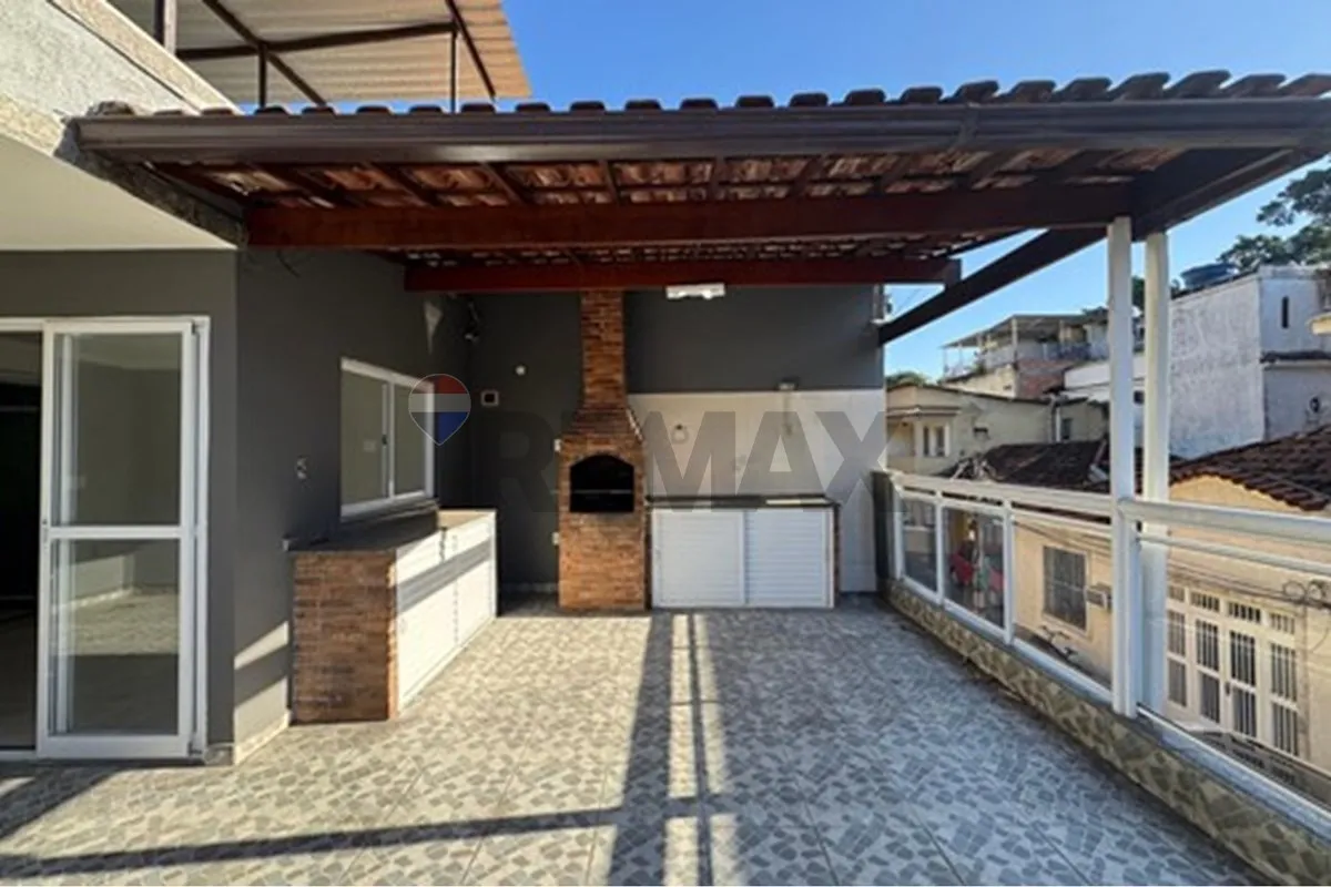 Balcony with a grill in a 3-bedroom house, 104 m² — photo 25