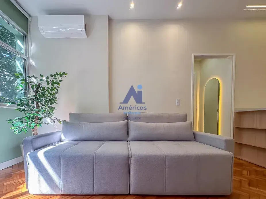Furnished 1-bedroom apartment with floor-to-ceiling windows — photo 5