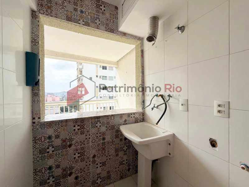 Apartment with 2 bedrooms and balcony with city view — photo 25