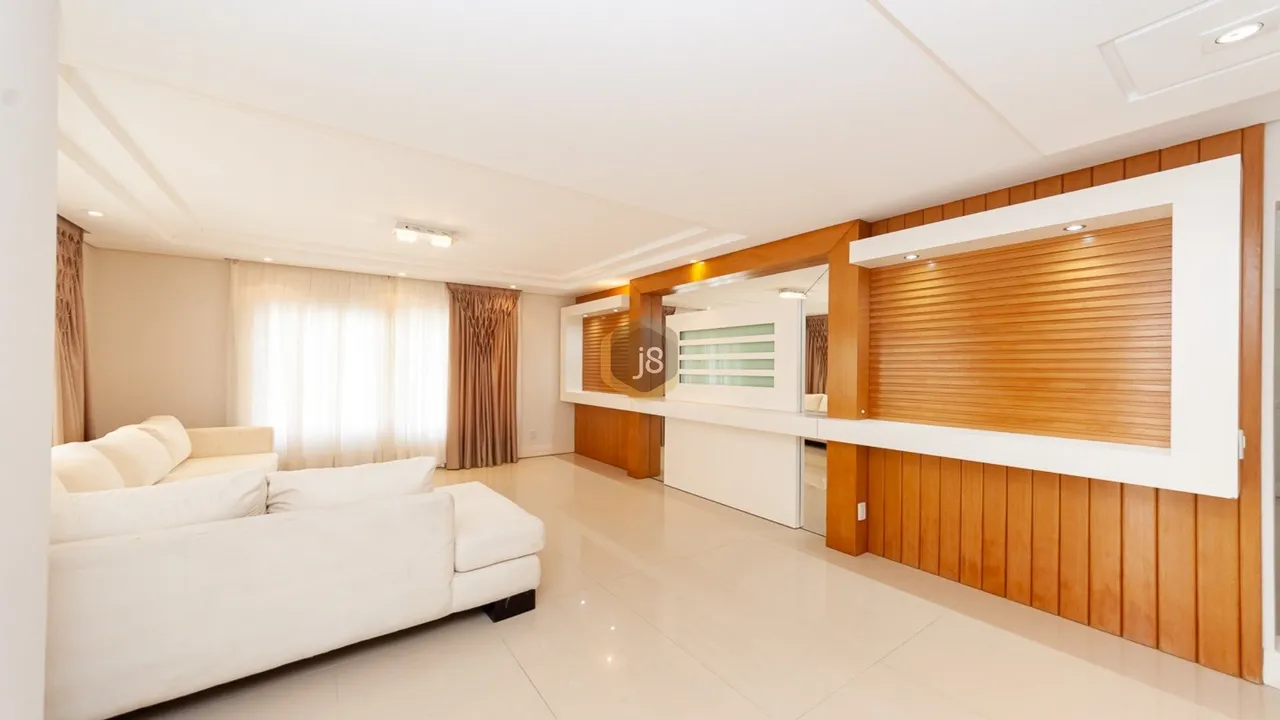 Casa com 5 suítes, 7 banheiros e 375 m² com varanda — photo 3