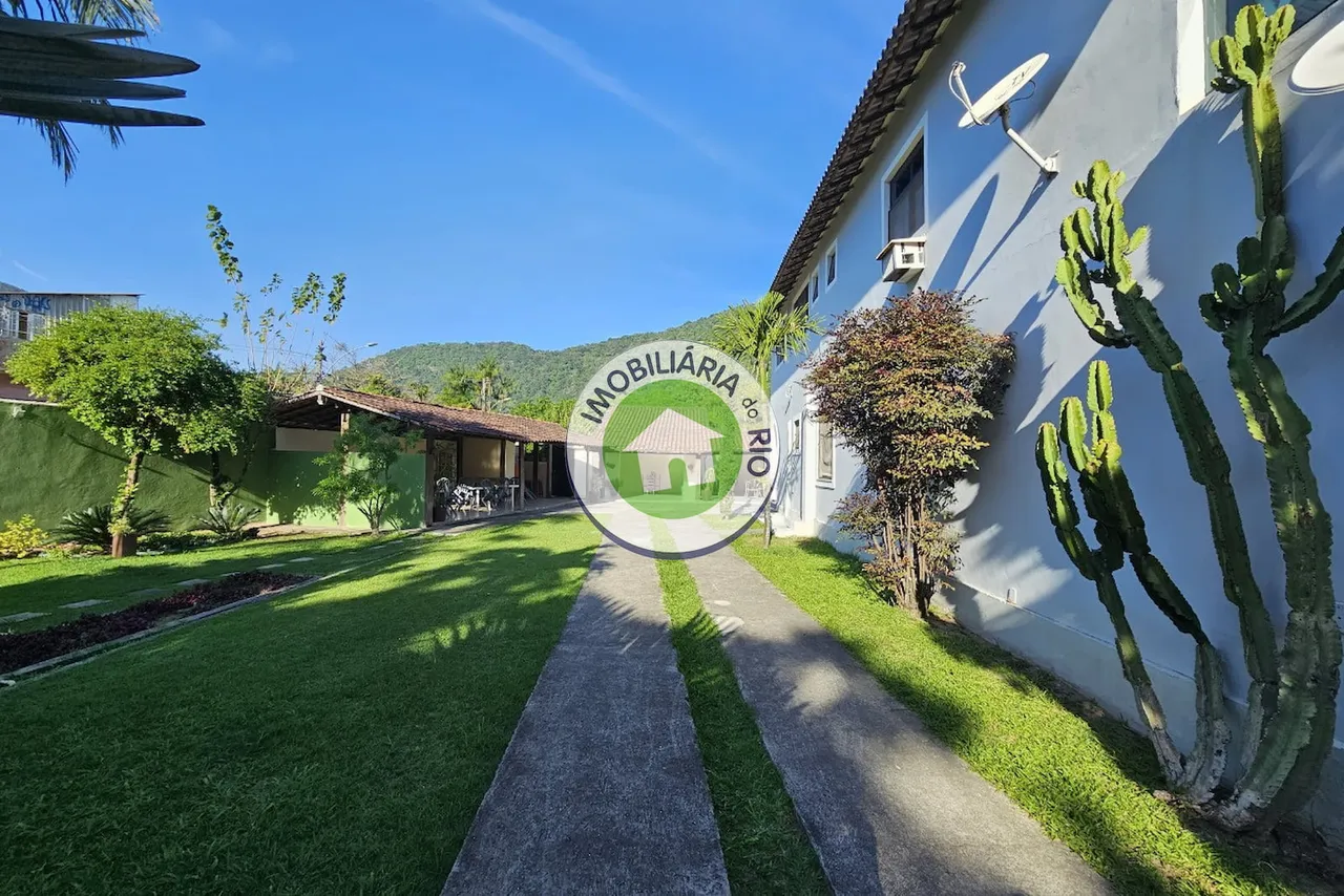 House with 5 bedrooms and 5 bathrooms, no parking — photo 8