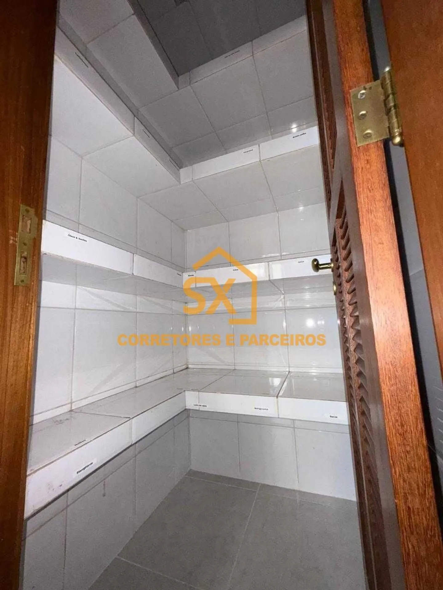 Apartment with 4 en-suite bedrooms and 210 m² gas kitchen — photo 2
